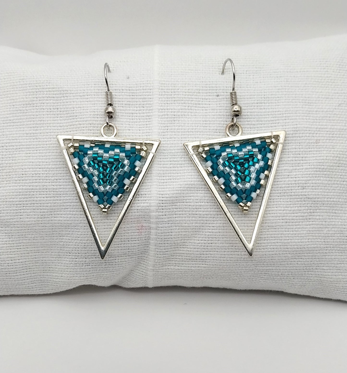 Boucles d'oreille tissage de perles en verre Miyuki bleu