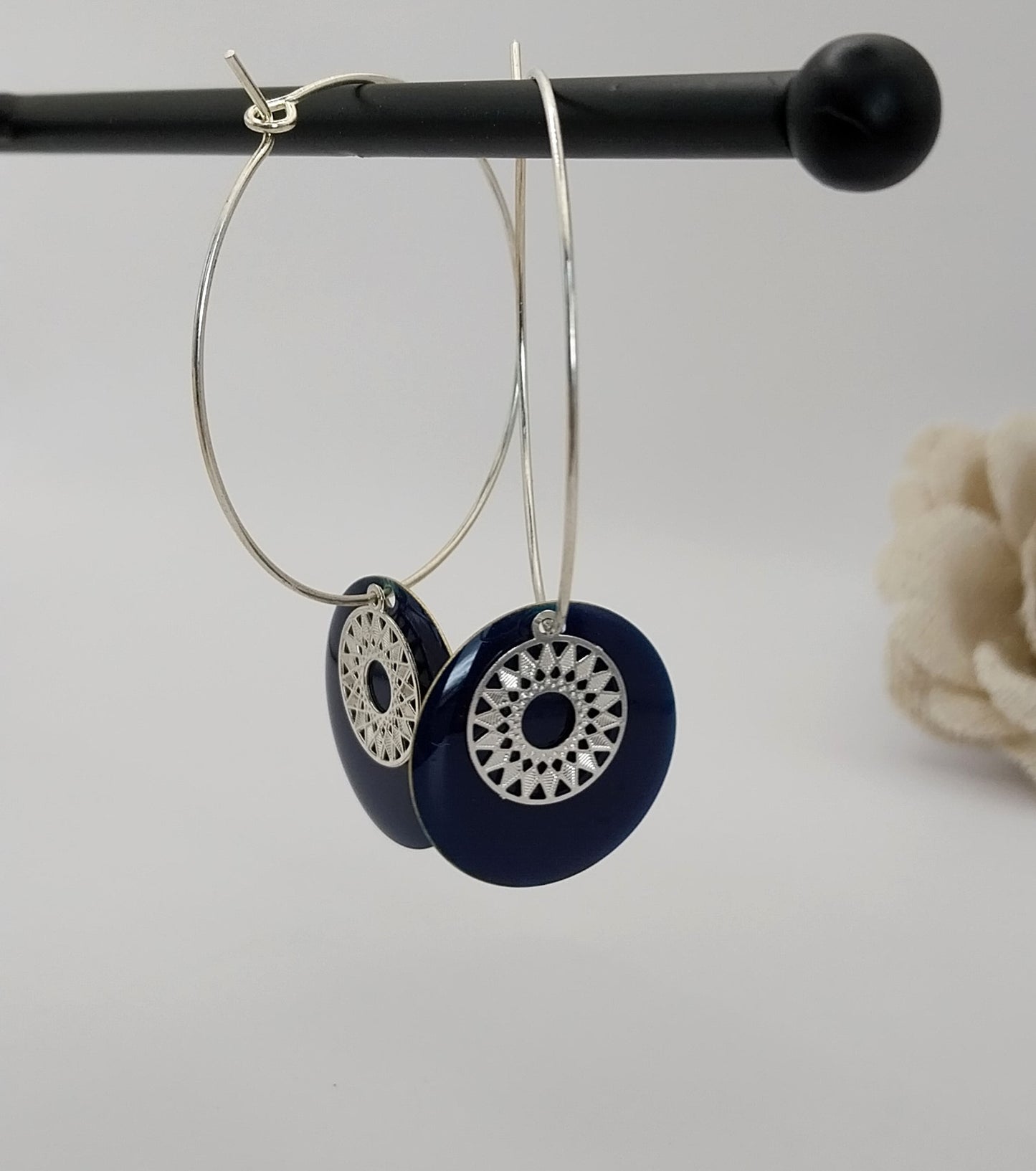 Créoles mandala et émail argent et bleu marine