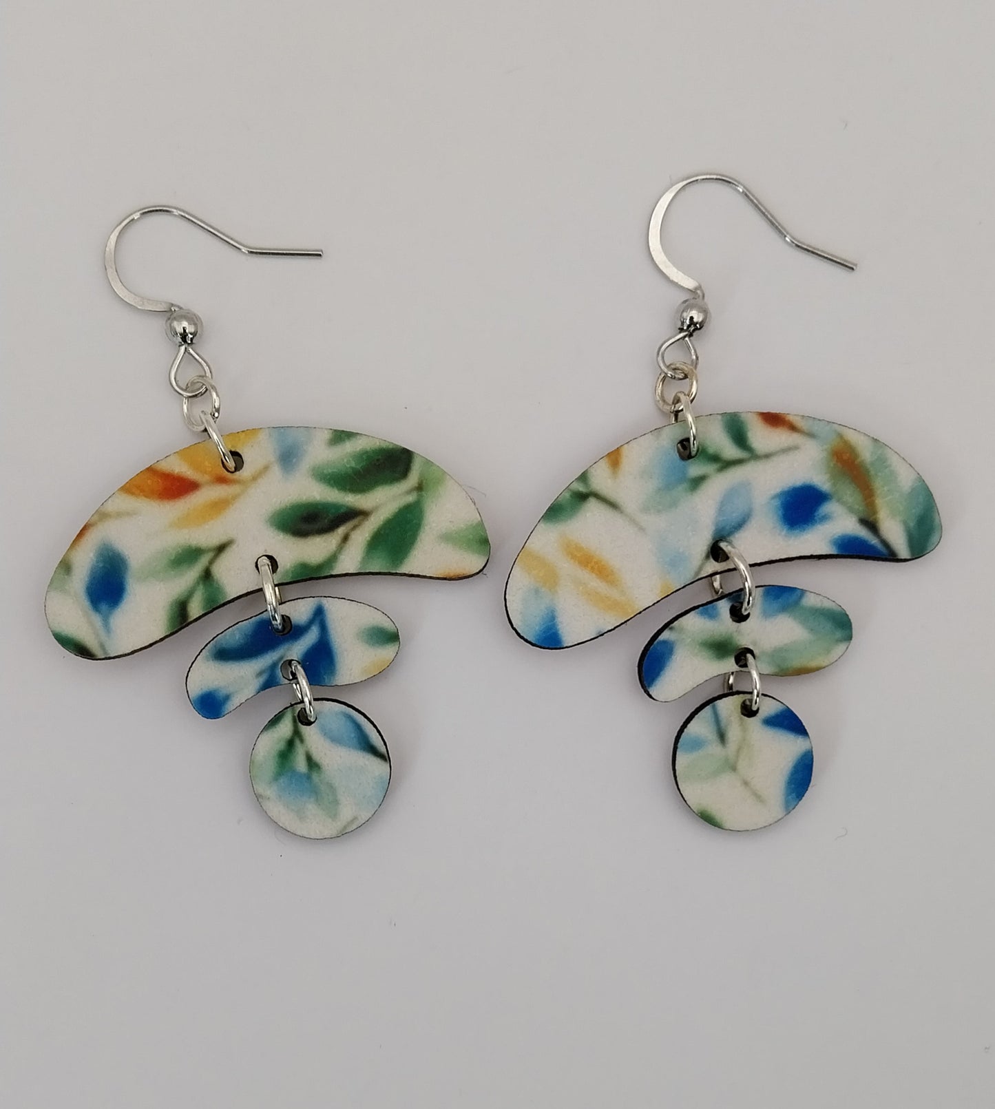 Boucles d'oreille motif floral aquarelle  en bois