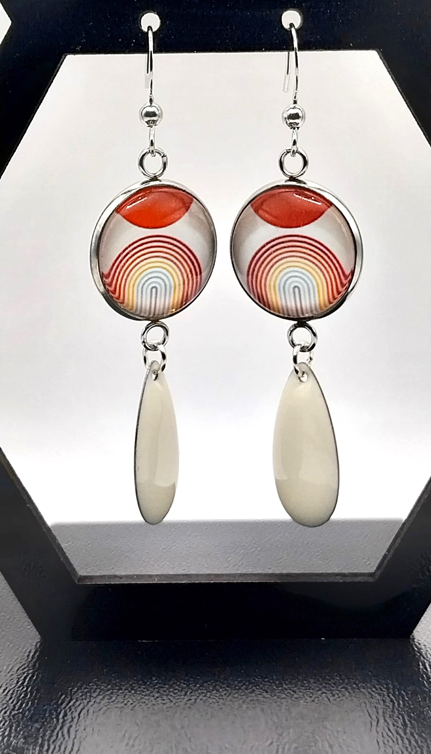 Boucles d'oreille cabochon graphique et breloque goutte émail