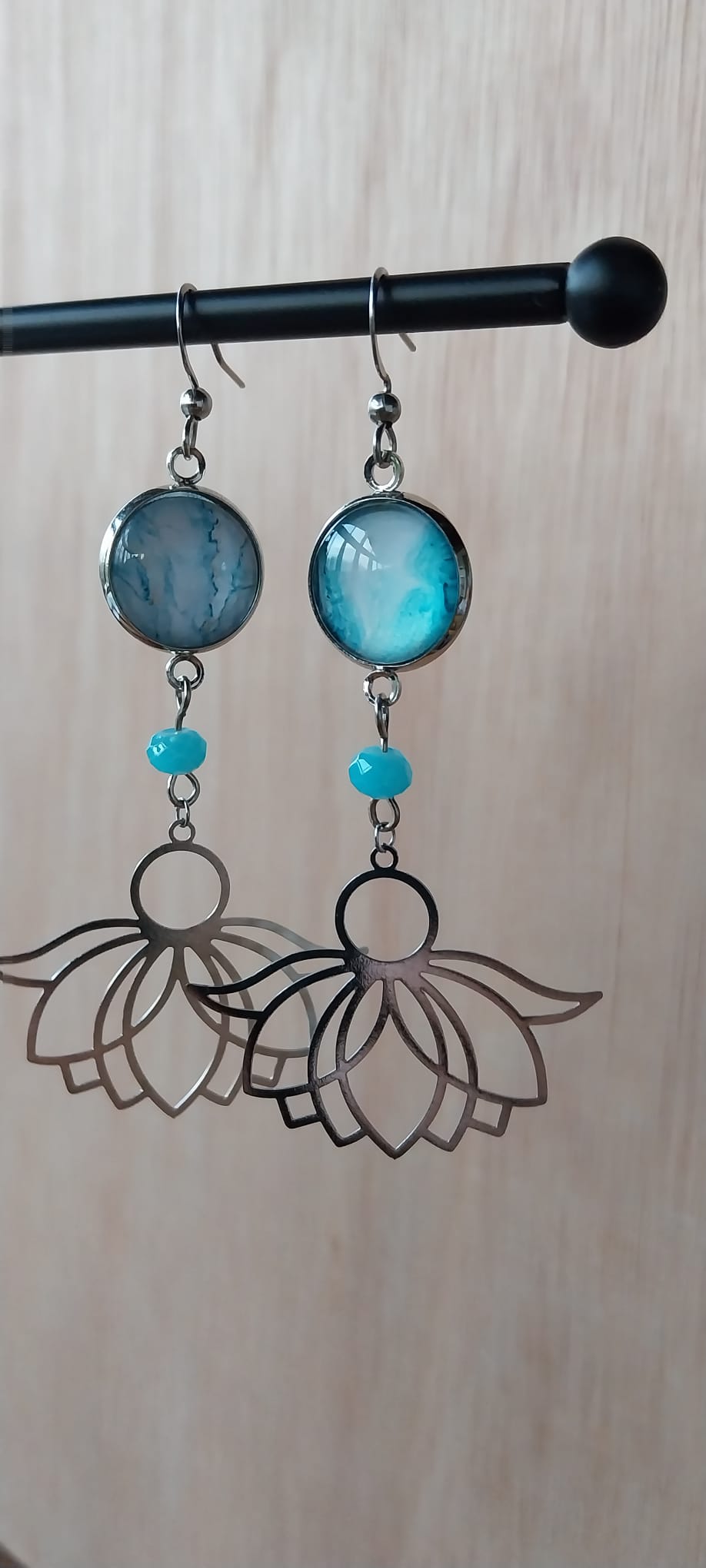 Boucles d'oreille fleur de lotus couleur turquoise