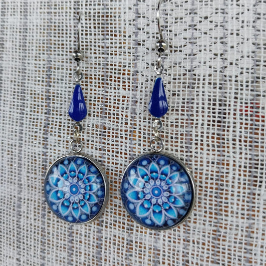 Boucles d'oreilles cabochon mandala émail & cabochon en verre