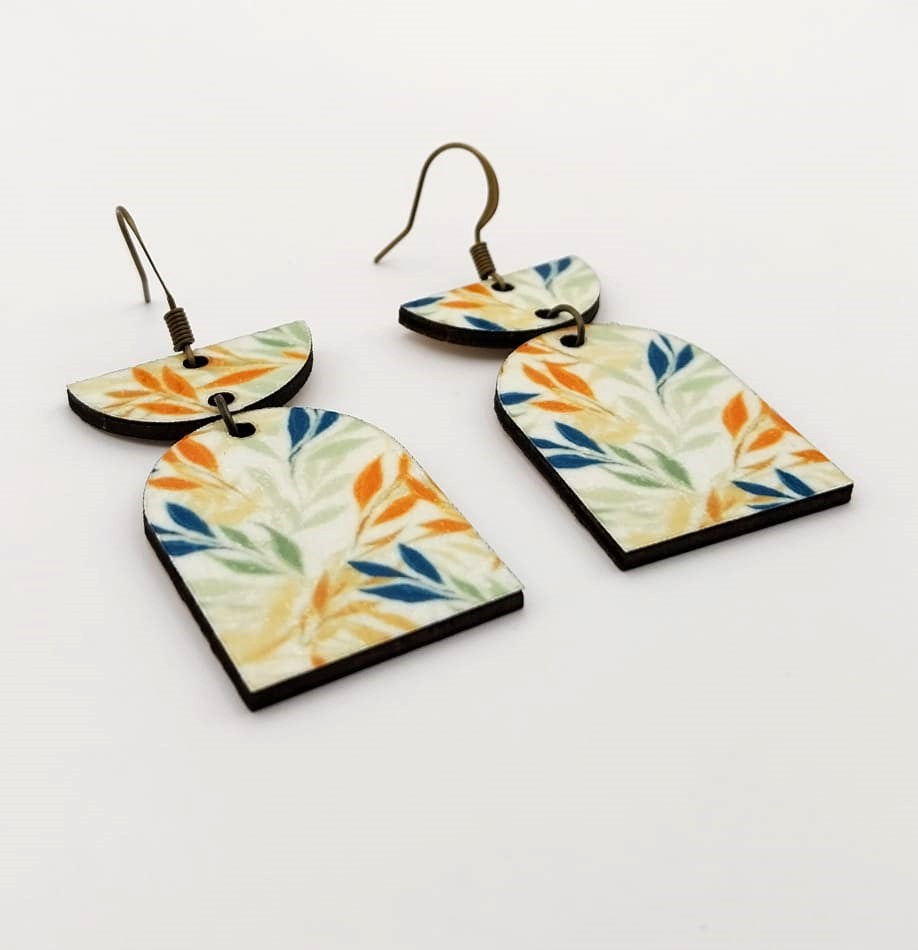 Boucles d'oreille en bois de tilleul imprimé multicolore feuillage d'automne