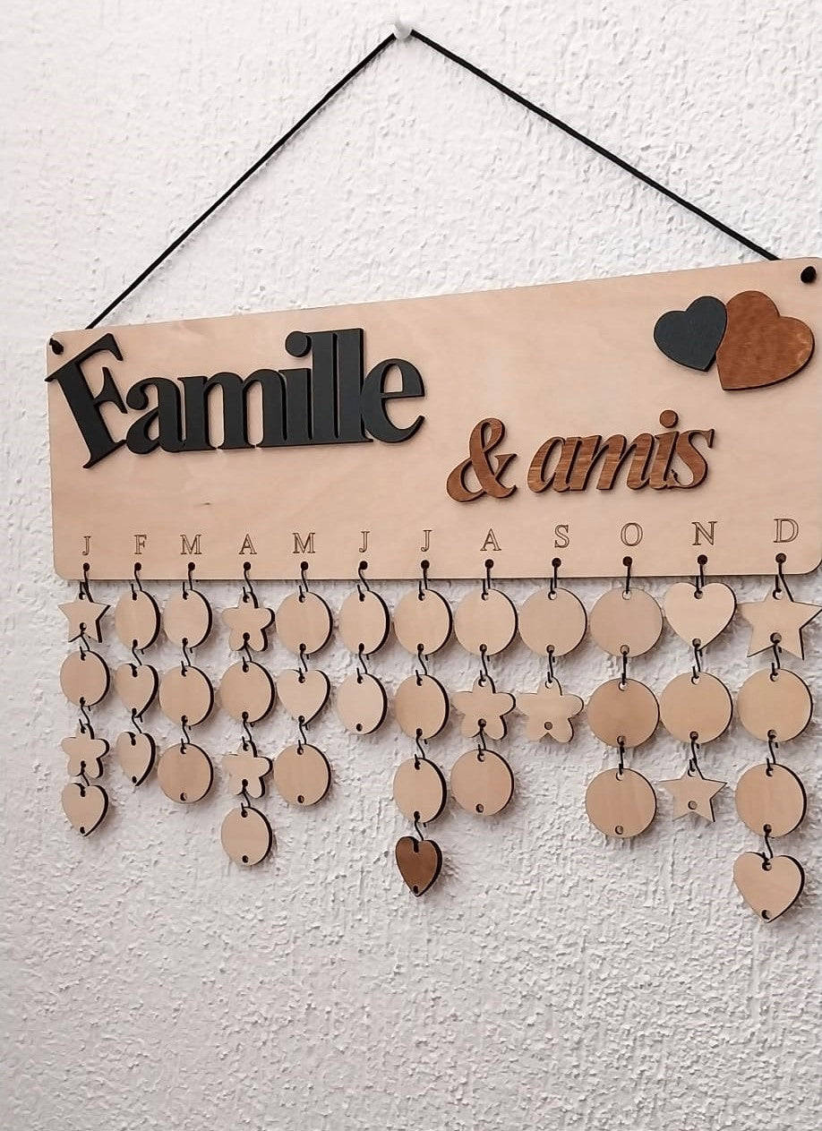 Calendrier bois gravé événements famille & amis