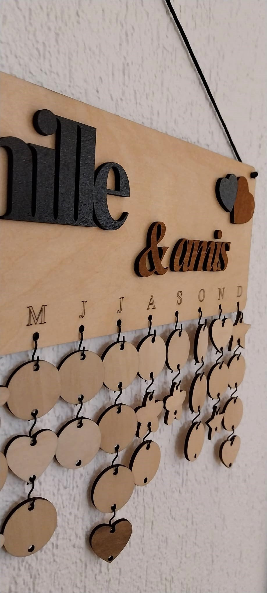 Calendrier bois gravé événements famille & amis