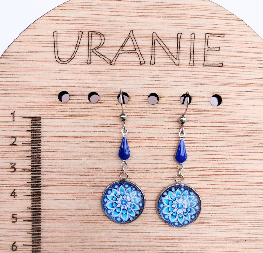 Boucles d'oreilles cabochon mandala émail & cabochon en verre