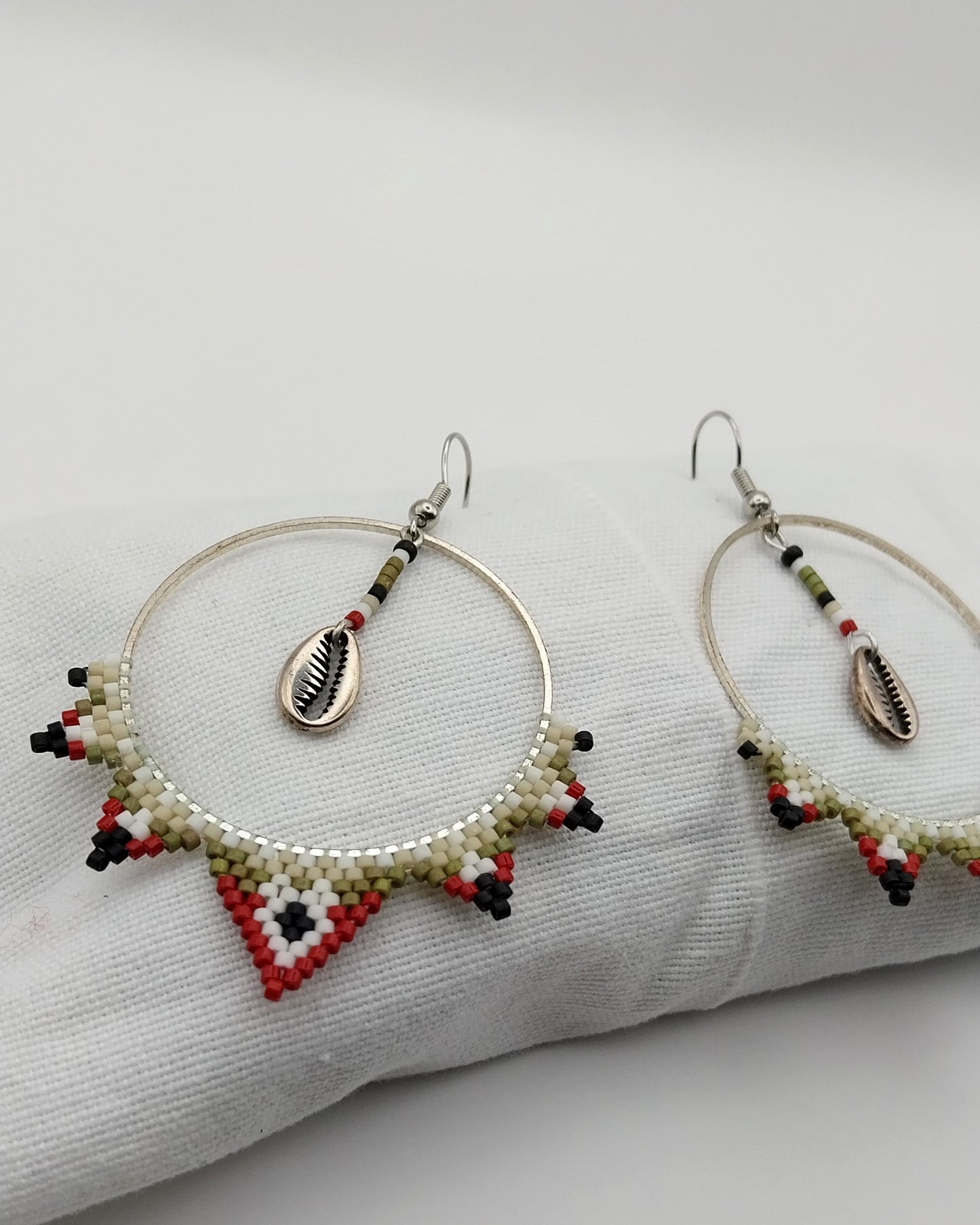 Boucles d'oreilles coquillage en perles de verre