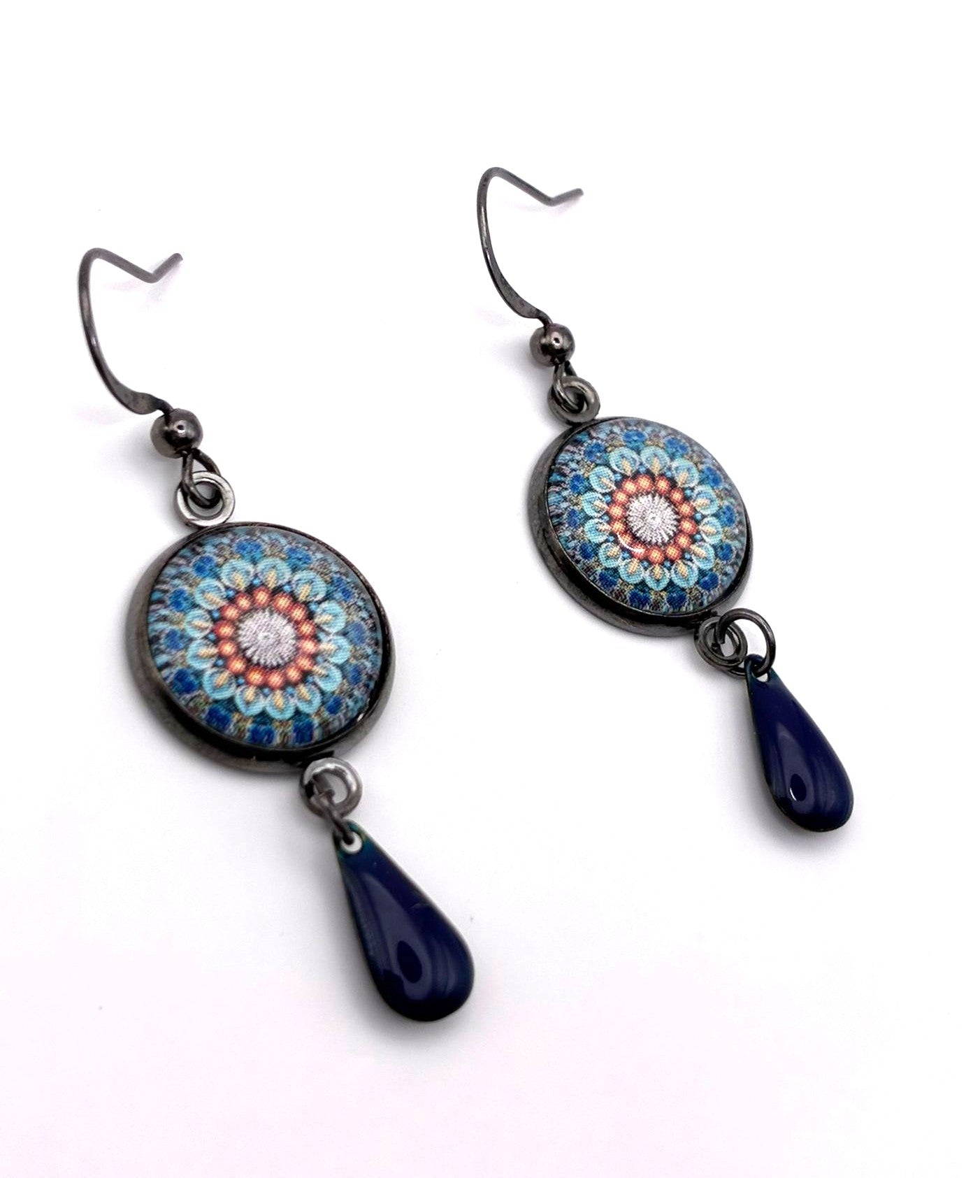 Boucles d’oreilles motif mandala multicolore